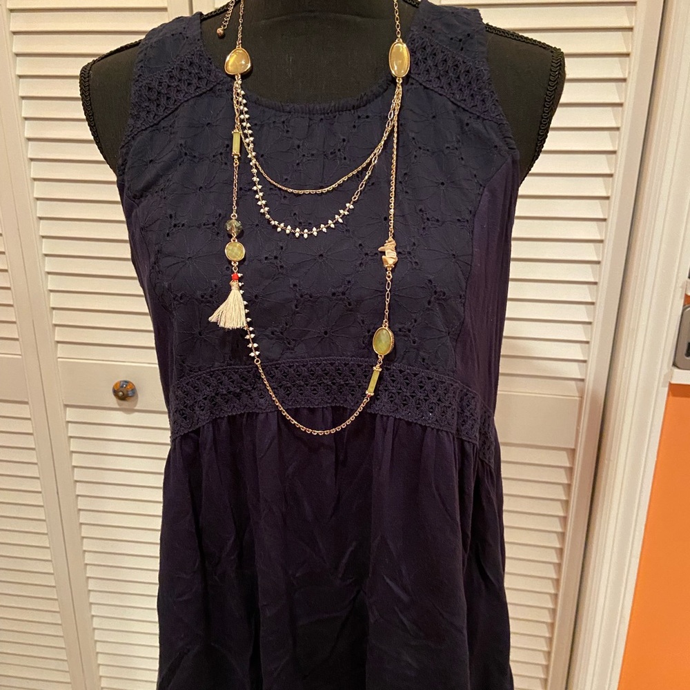 Pink Rose blue sleeveless shirt-EUC